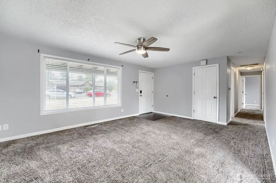 715 Johns Rd E, Parkland, WA 98445 - #3