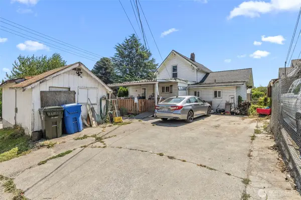 5718 S D Street, Tacoma, WA 98408