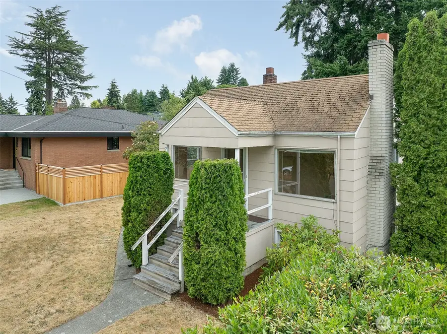 9002 2nd Avenue Ne, Seattle, WA 98115 - #3