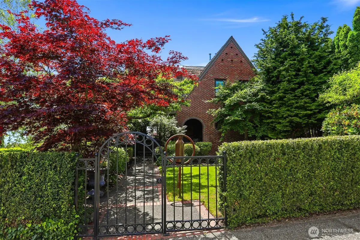 2301 Rosemont Place W, Seattle, WA 98199 - #1