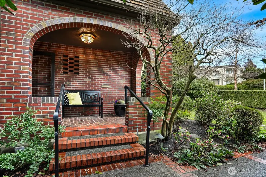 2301 Rosemont Place W, Seattle, WA 98199 - #2