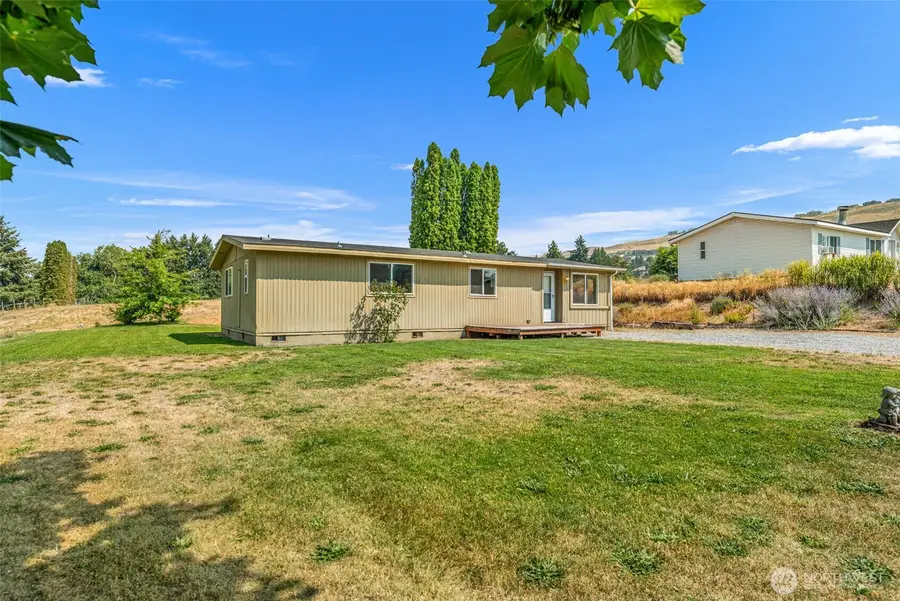 2601 NW Boston Ave, East Wenatchee, WA 98802 - #3