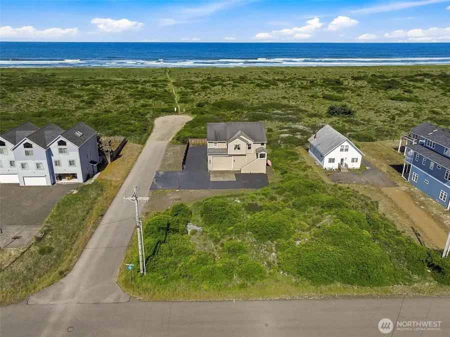 598 Marine View Drive Sw, Ocean Shores, WA 98569 - #2