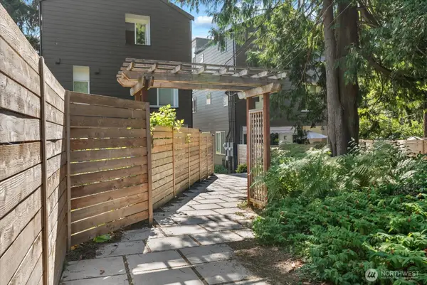 11824 31st Place Ne, Seattle, WA 98125