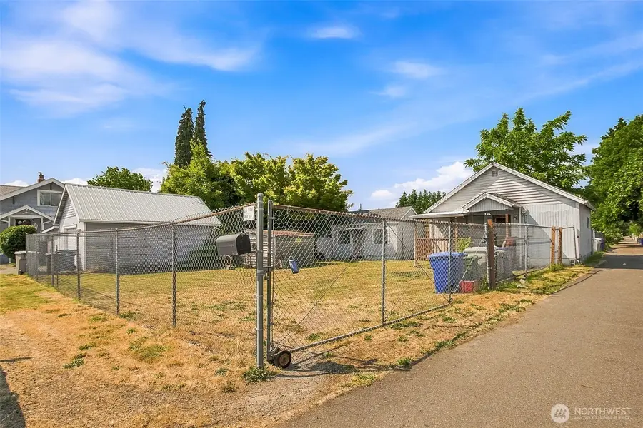 810 N 4th Street, Renton, WA 98057 - #3