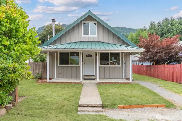 725 W Main Avenue, Morton, WA 98356