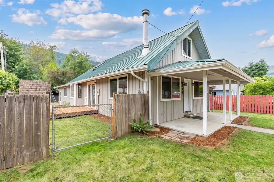 725 W Main Avenue, Morton, WA 98356 - #3