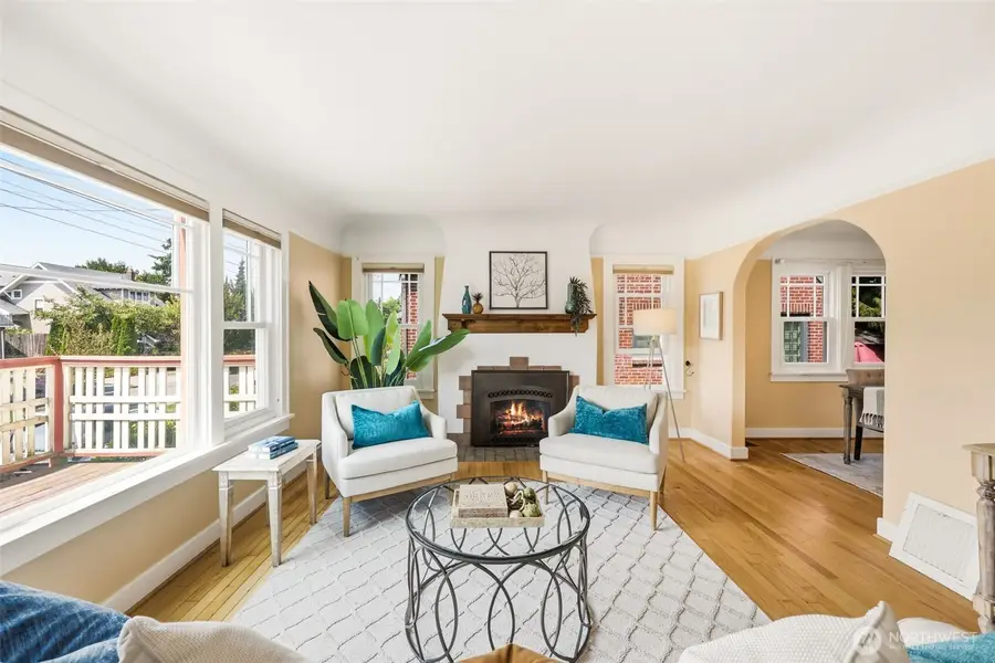 2316 41st Avenue Sw, Seattle, WA 98116 - #2
