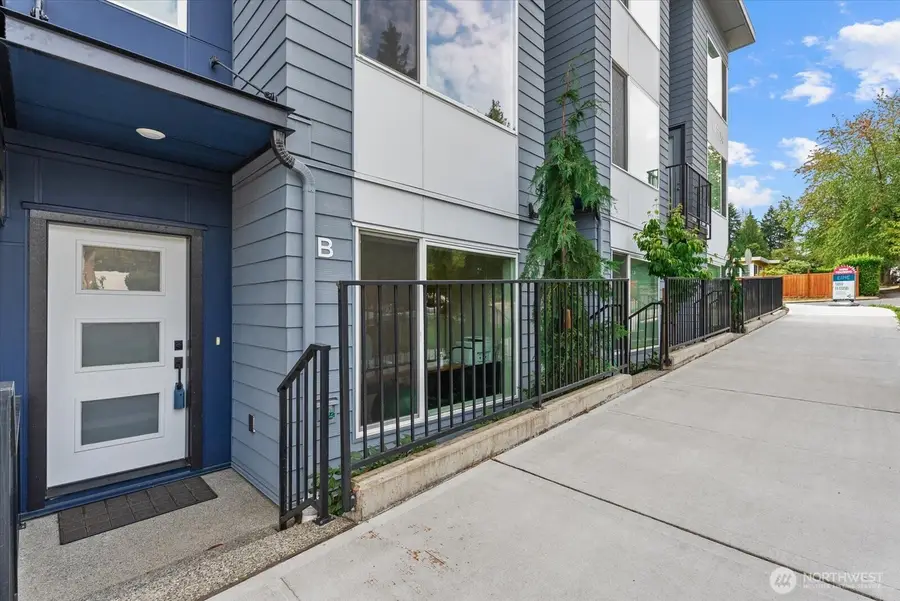 14704 Meridian Avenue N #B, Shoreline, WA 98133 - #2