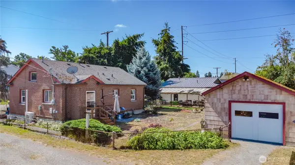 303 3rd Street Ne, Yelm, WA 98597