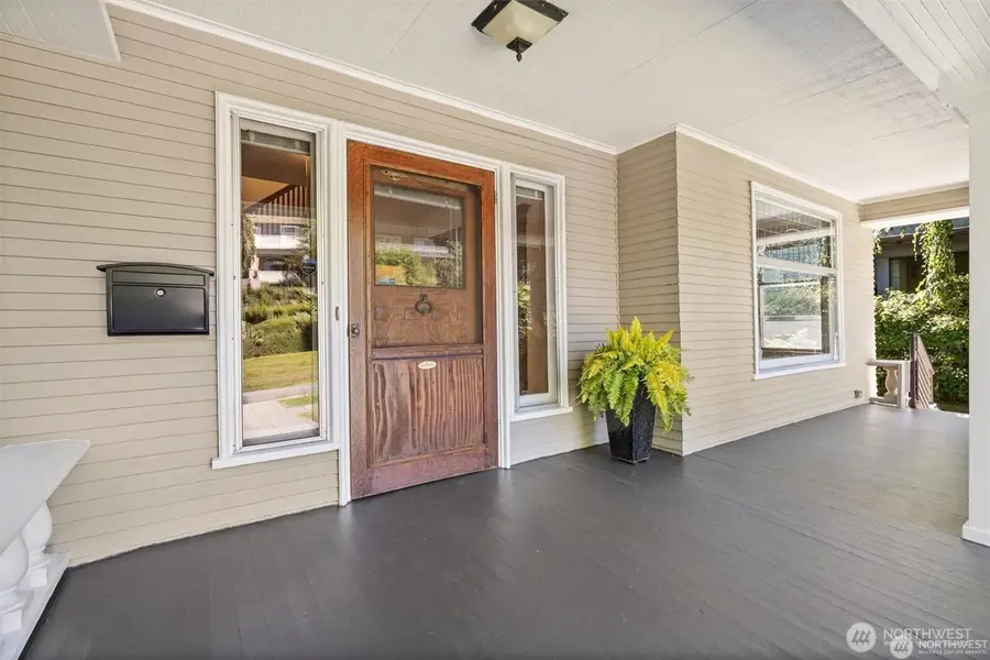 938 18th Avenue E, Seattle, WA 98112 - #2