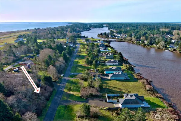 576 E Chance A La Mer Ne #7, Ocean Shores, WA 98569