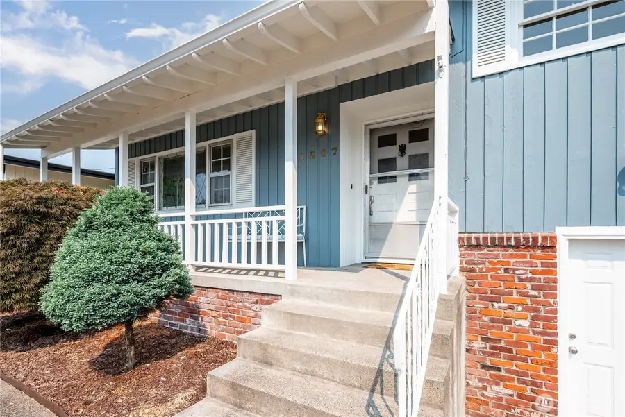 1207 Spruce Street, Longview, WA 98632 - #2