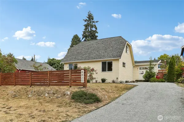8820 24th Avenue Sw, Seattle, WA 98106