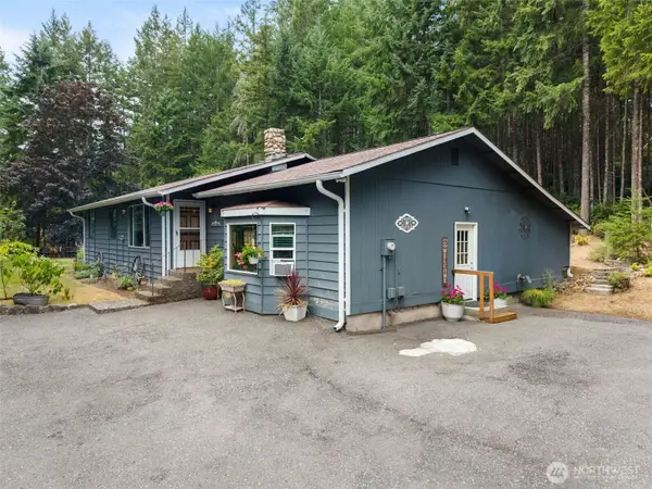 3495 Camp Lane Nw, Seabeck, WA 98380