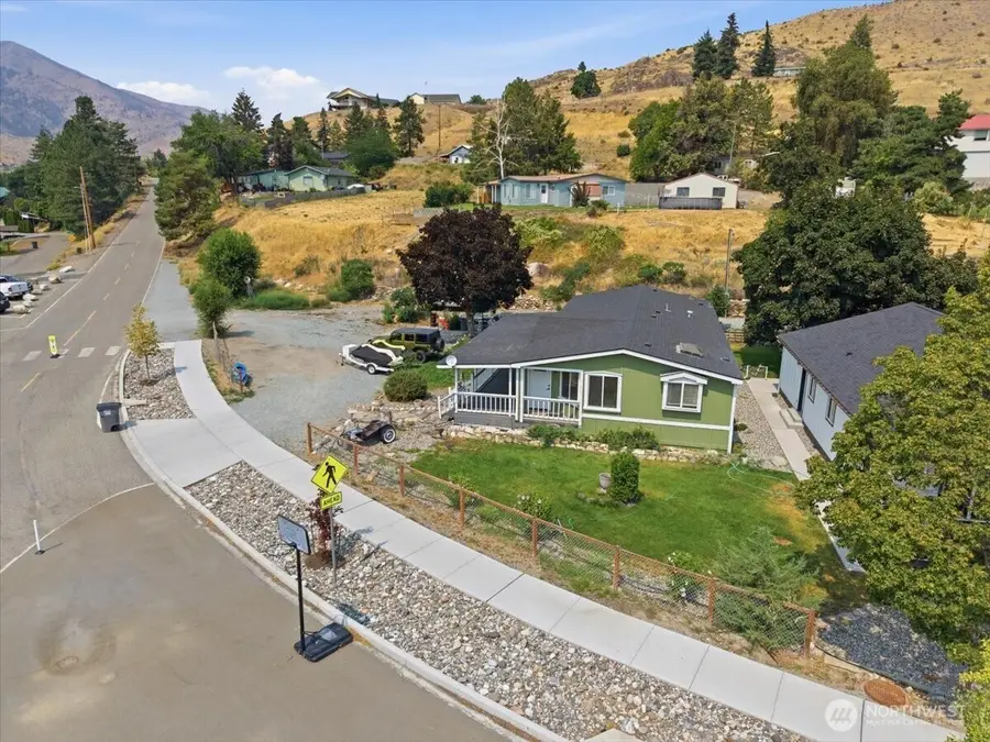 634 Warren Avenue W, Pateros, WA 98846 - #2