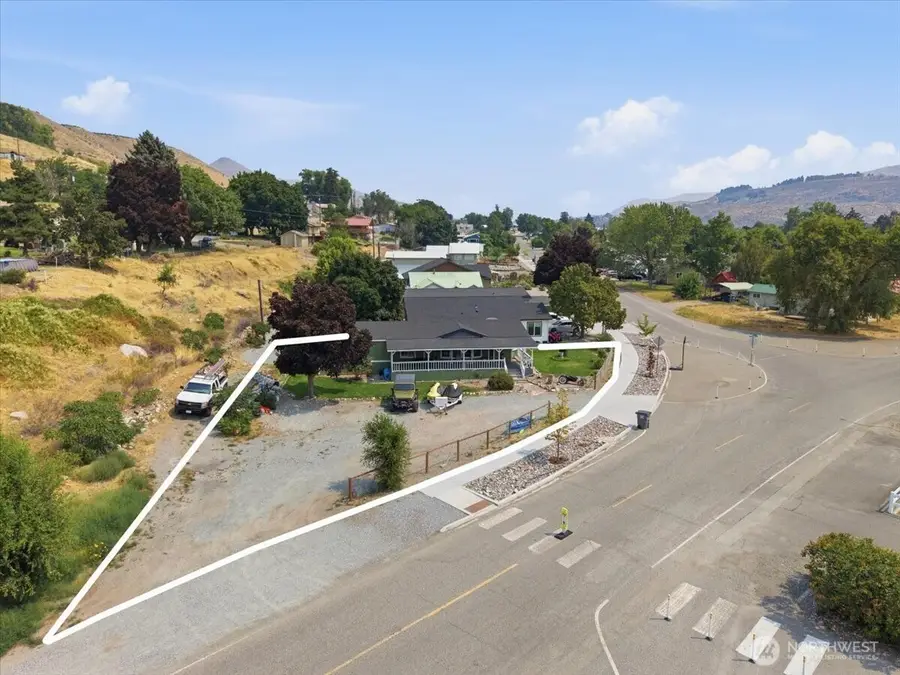 634 Warren Avenue W, Pateros, WA 98846 - #3