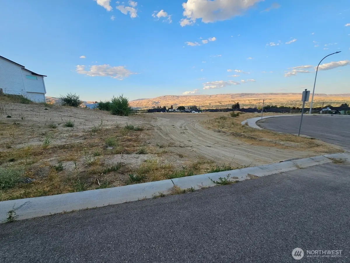 974 Spring Mountain Drive #32, Wenatchee, WA 98801 - #1