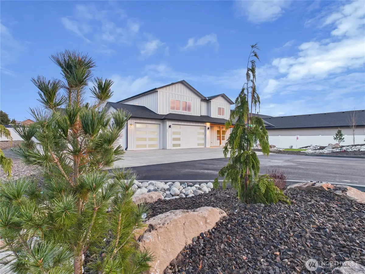 857 NE Tyler Place, East Wenatchee, WA 98802 - #1