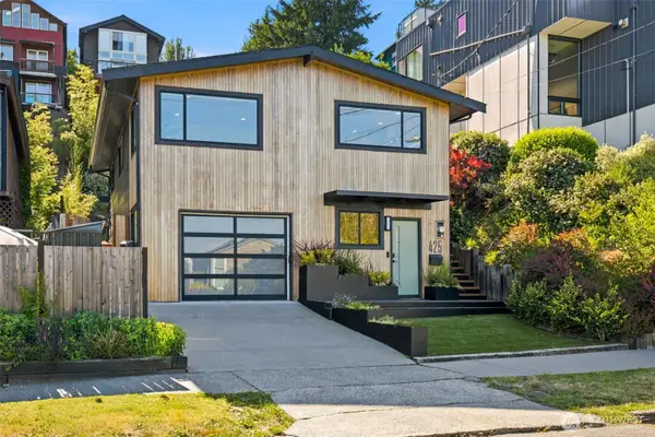 425 26th Avenue E, Seattle, WA 98112