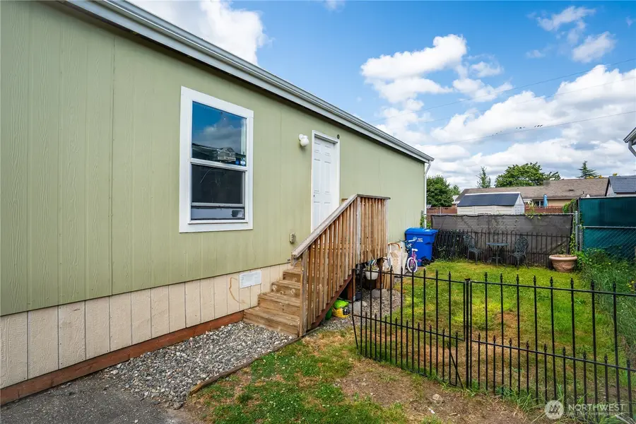 300 Park Avenue #34, Buckley, WA 98321 - #3