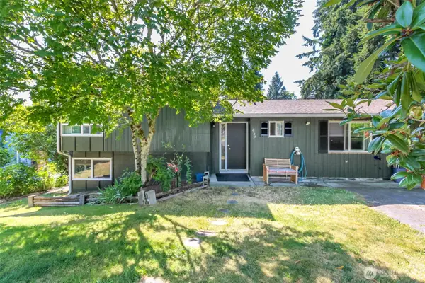 2633 Lake Youngs Court Se, Renton, WA 98058