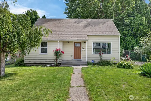 804 Crescent Drive, Grandview, WA 98930