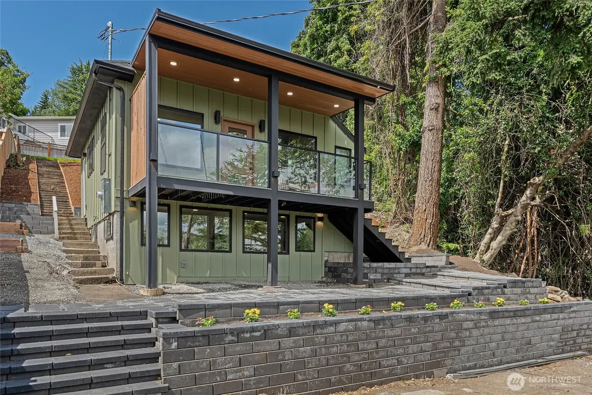 4015 Burton Place W, Seattle, WA 98199 - #1