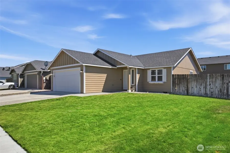 1621 E Truman Drive, Moses Lake, WA 98837 - #2