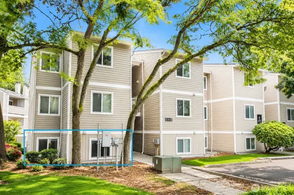 12435 NE 131st Court #D104, Kirkland, WA 98034