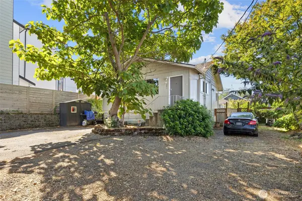 201 N 101st Street, Seattle, WA 98133