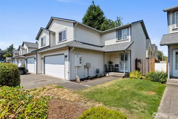 808 13th Street Se #E, Puyallup, WA 98372