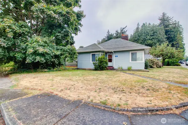 1135 E Orange Avenue, Burlington, WA 98233