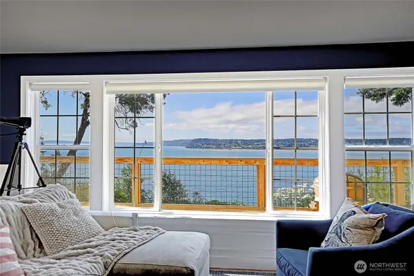 2076 Gull Way, Camano Island, WA 98282
