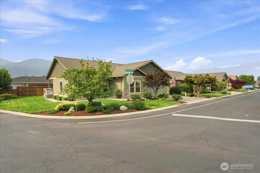 387 Ridgewood Dr, Manson, WA 98831 - #2