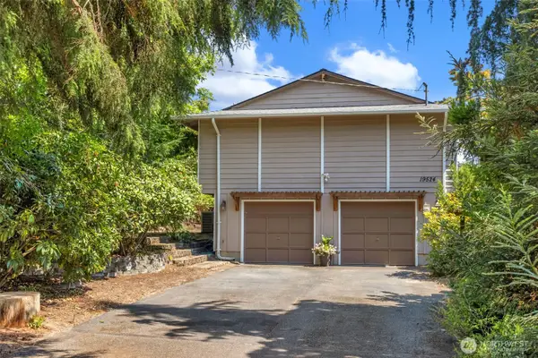 19524 53rd Avenue Ne, Lake Forest Park, WA 98155