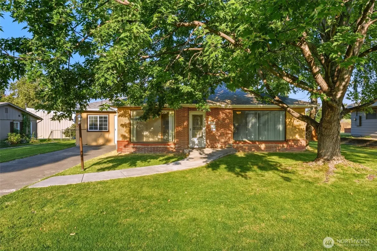 117 NE Cedar Avenue, College Place, WA 99324 - #1