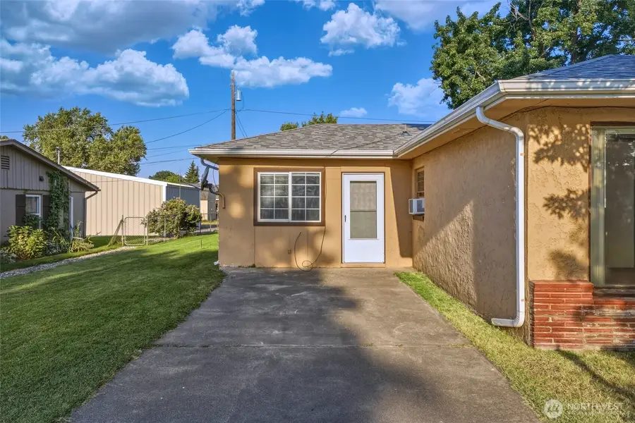 117 NE Cedar Avenue, College Place, WA 99324 - #3