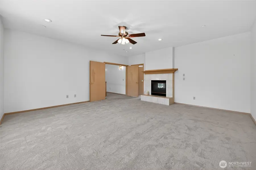 18432 W Lake Desire Drive Se, Renton, WA 98058 - #3