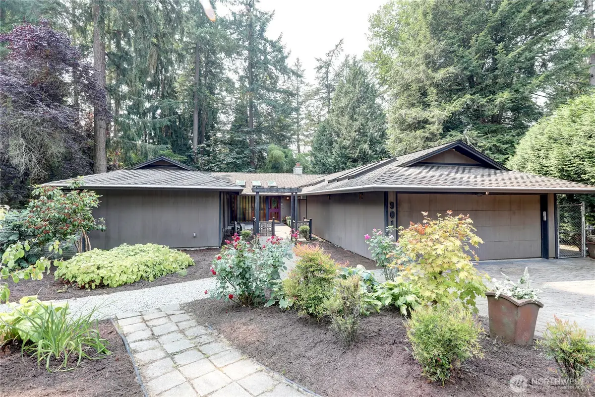 901 129th Place Ne, Bellevue, WA 98005 - #1