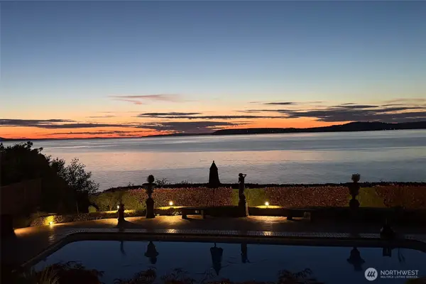 8723 Talbot Road, Edmonds, WA 98026