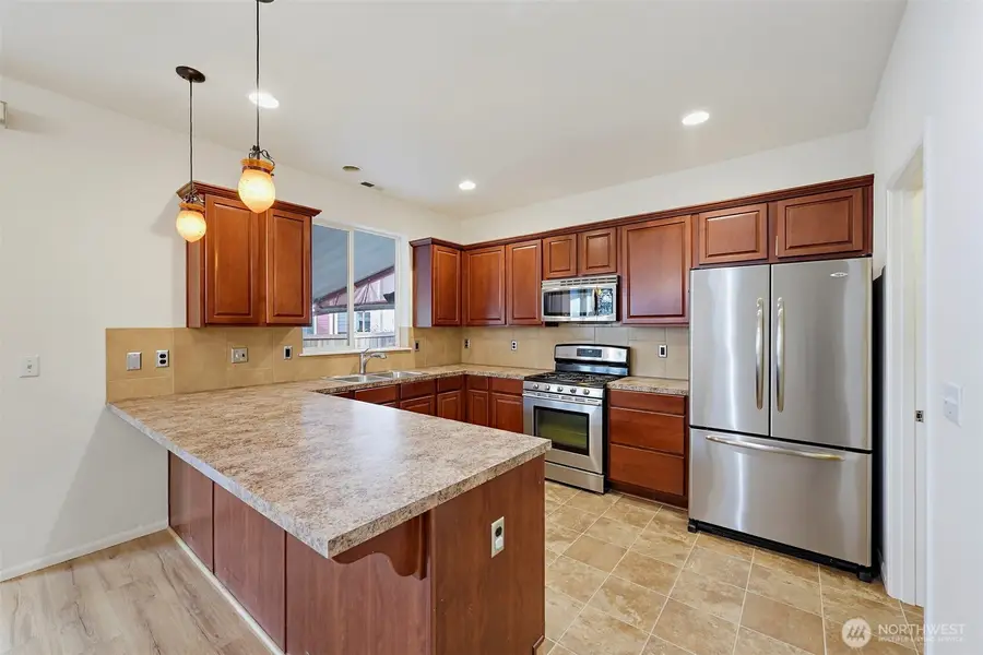 6072 Park Street E, Fife, WA 98424 - #3
