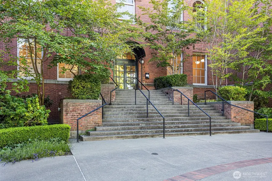 1401 5th Avenue W #305, Seattle, WA 98119 - #3