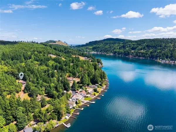 2040 Summit Lake Shore Road Nw, Olympia, WA 98502