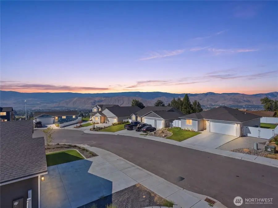 1948 N Mineral Place, East Wenatchee, WA 98802 - #2