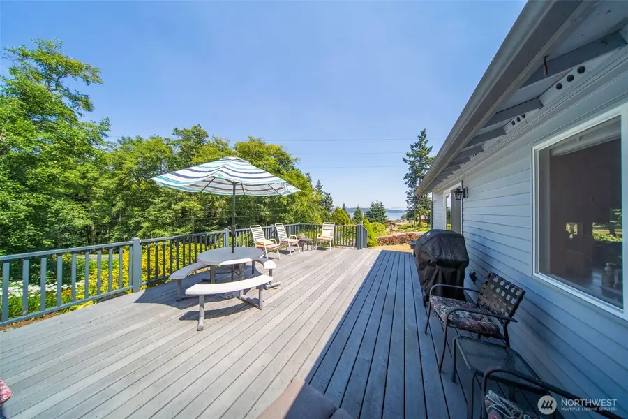 2196 N Bluff Road, Greenbank, WA 98253 - #2
