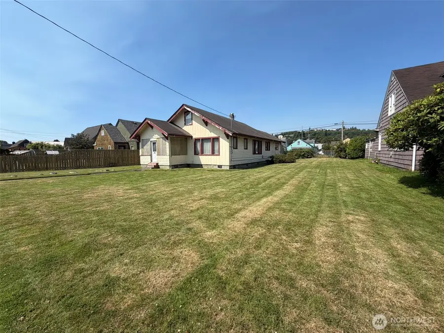 1808 Pacific Avenue, Aberdeen, WA 98520 - #3