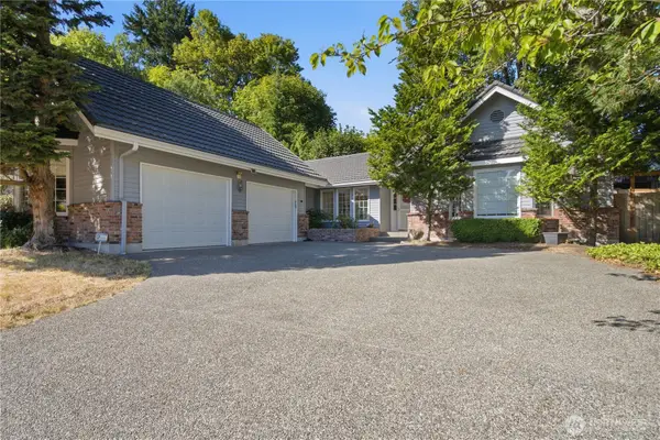 14018 SE 51st Place, Bellevue, WA 98006