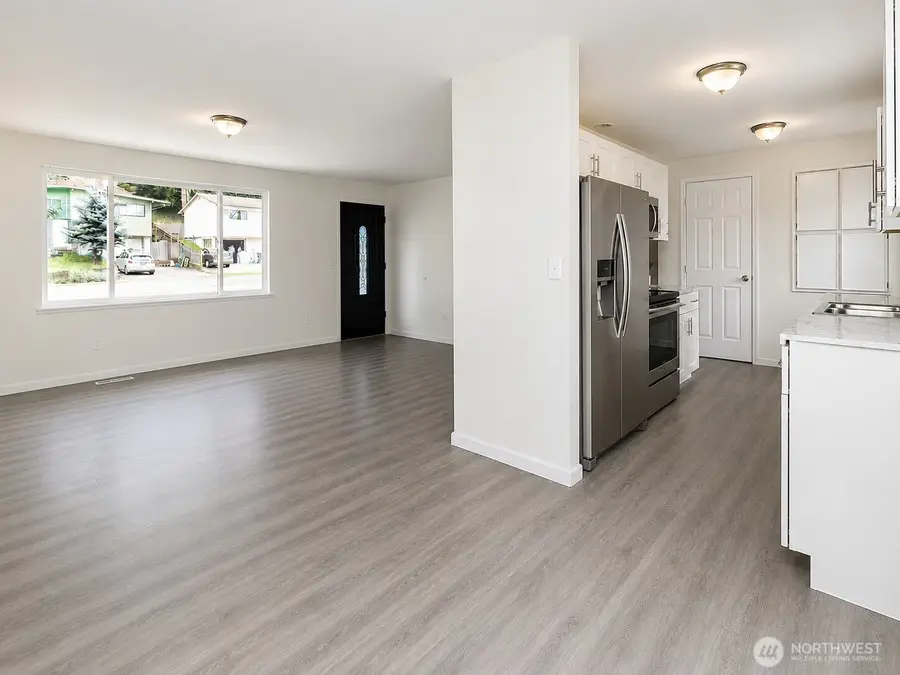 9439 11th Avenue Sw, Seattle, WA 98106 - #2