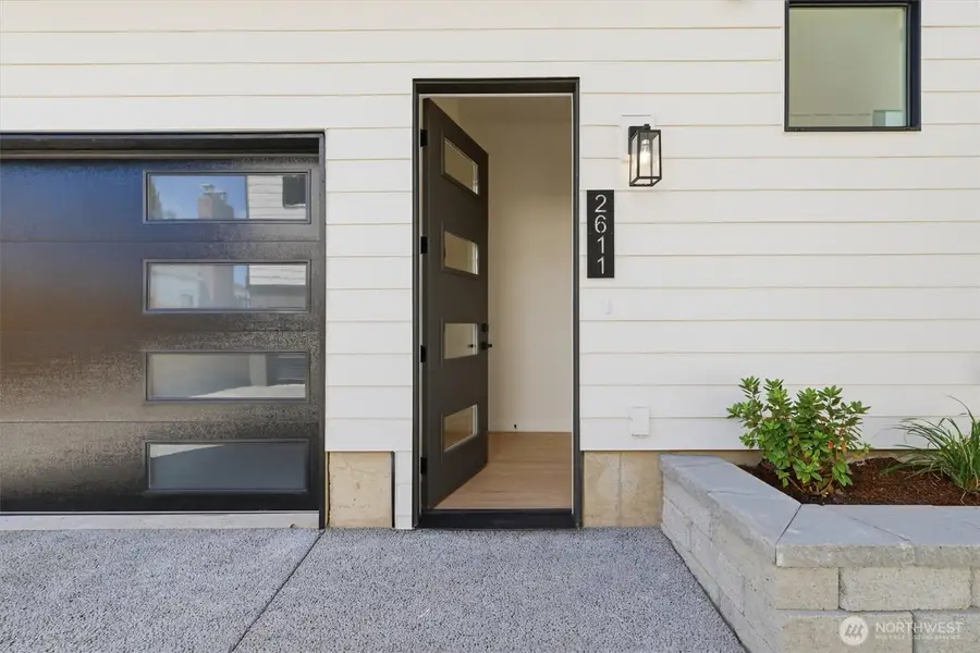 2611 NW 87th Street, Seattle, WA 98117 - #3